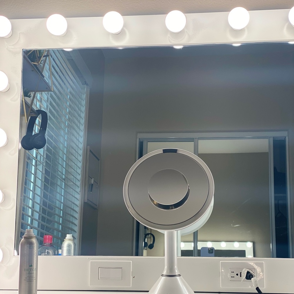 Simple Human Touch Control Sensor Mirror - Picture 3 of 4